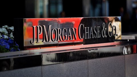JPMorgan Sees Surprise Drop in Investment-Banking Fees